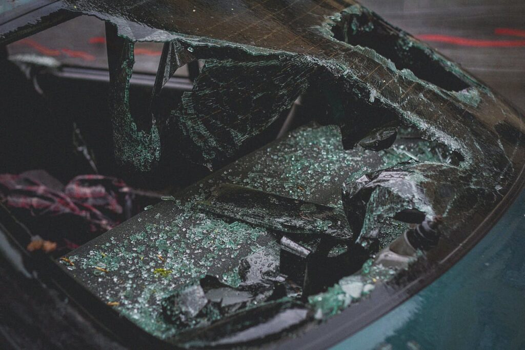 Unfall Auto kaputt Schaden Parkschaden Was nach dem Unfall zu tun ist